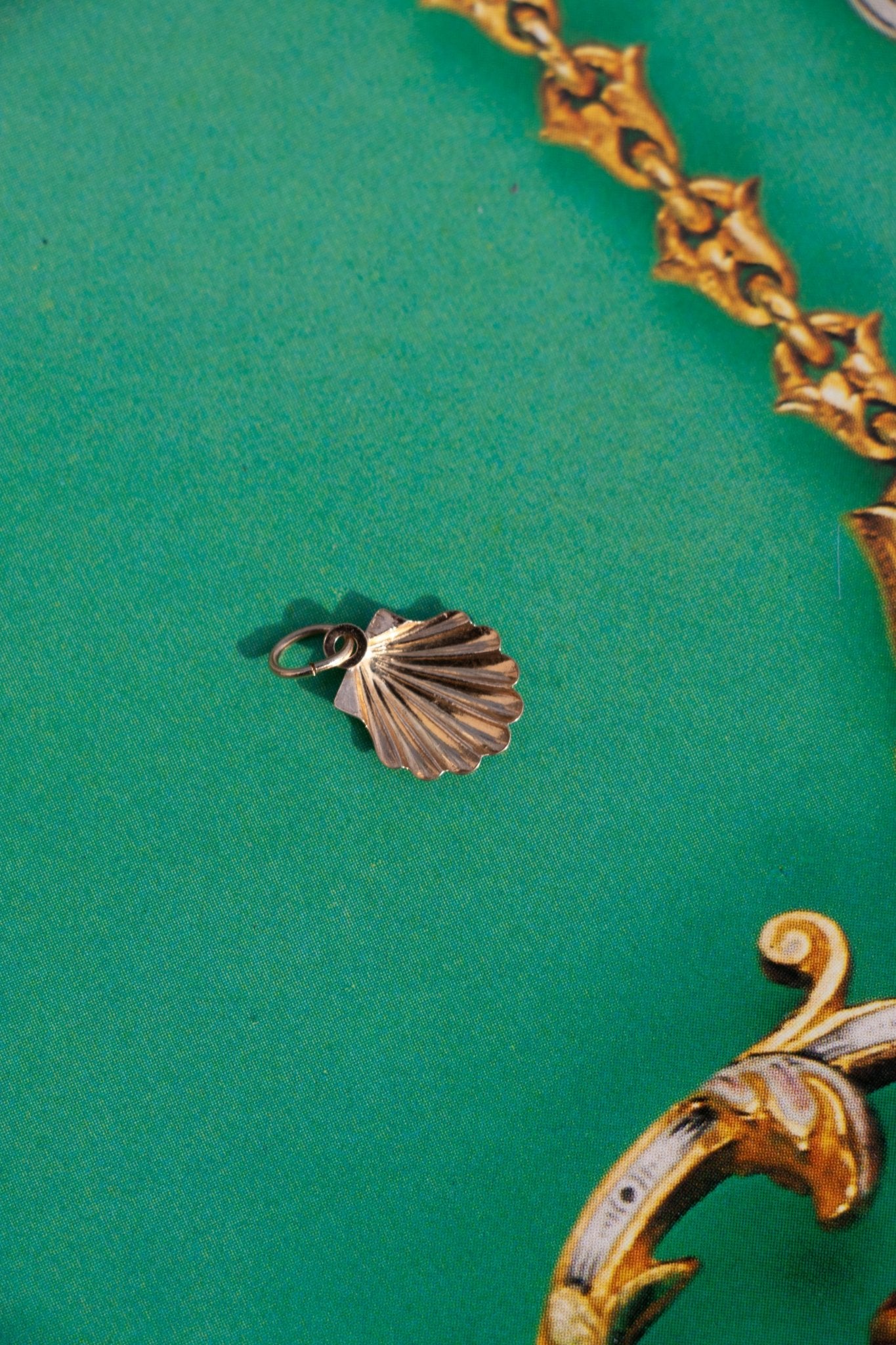 Charm - 14k Vintage Shell Charm - Lettuce Goods
