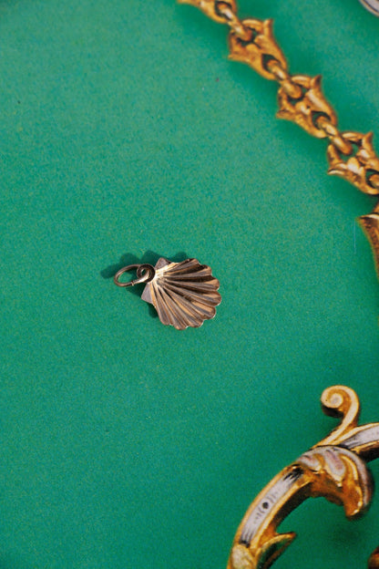 Charm - 14k Vintage Shell Charm - Lettuce Goods