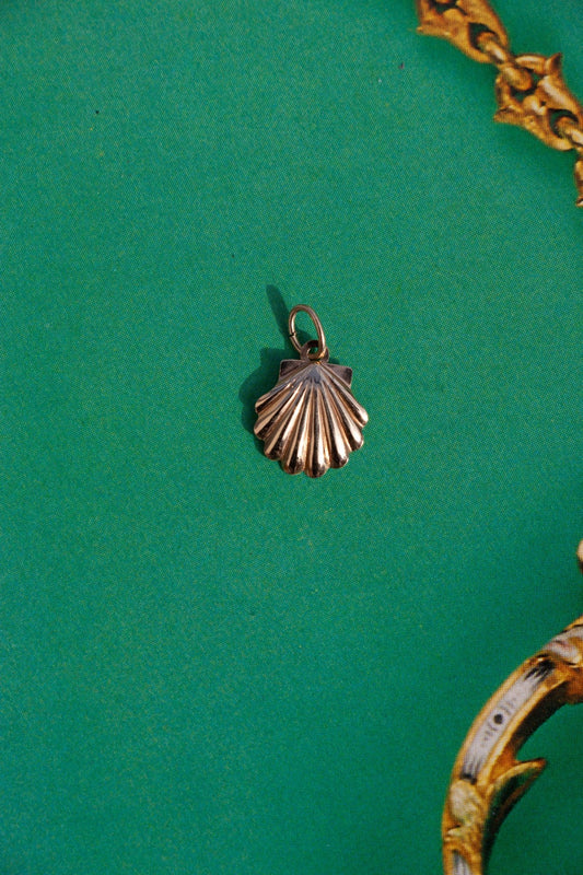 Charm - 14k Vintage Shell Charm - Lettuce Goods