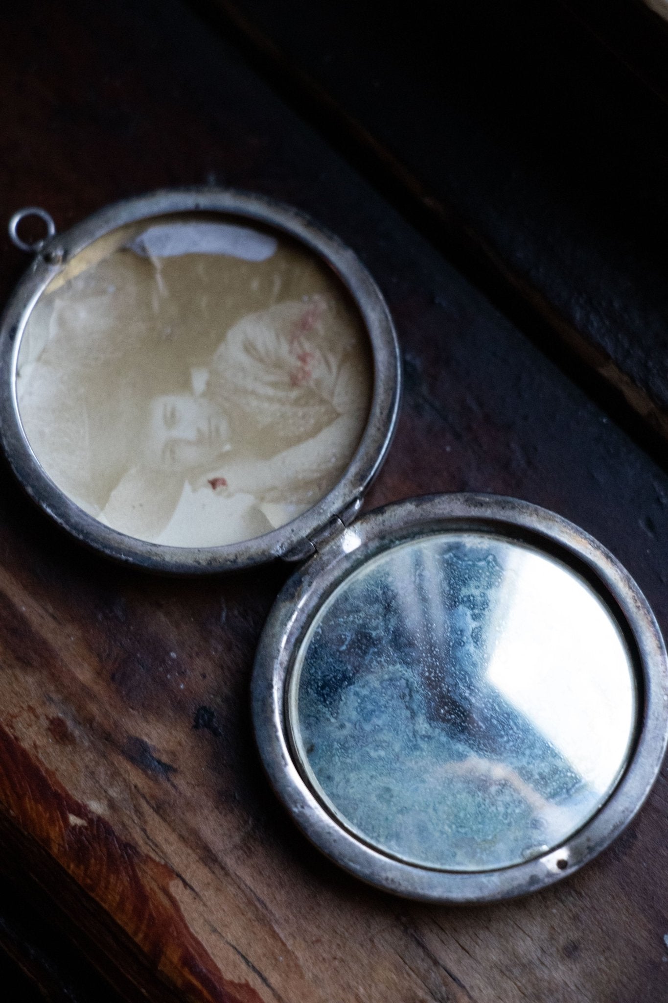 Locket - Art Deco Sterling ‘SEW’ Engraved Locket - Lettuce Goods