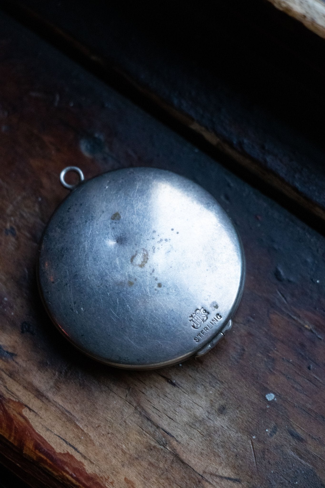 Locket - Art Deco Sterling ‘SEW’ Engraved Locket - Lettuce Goods