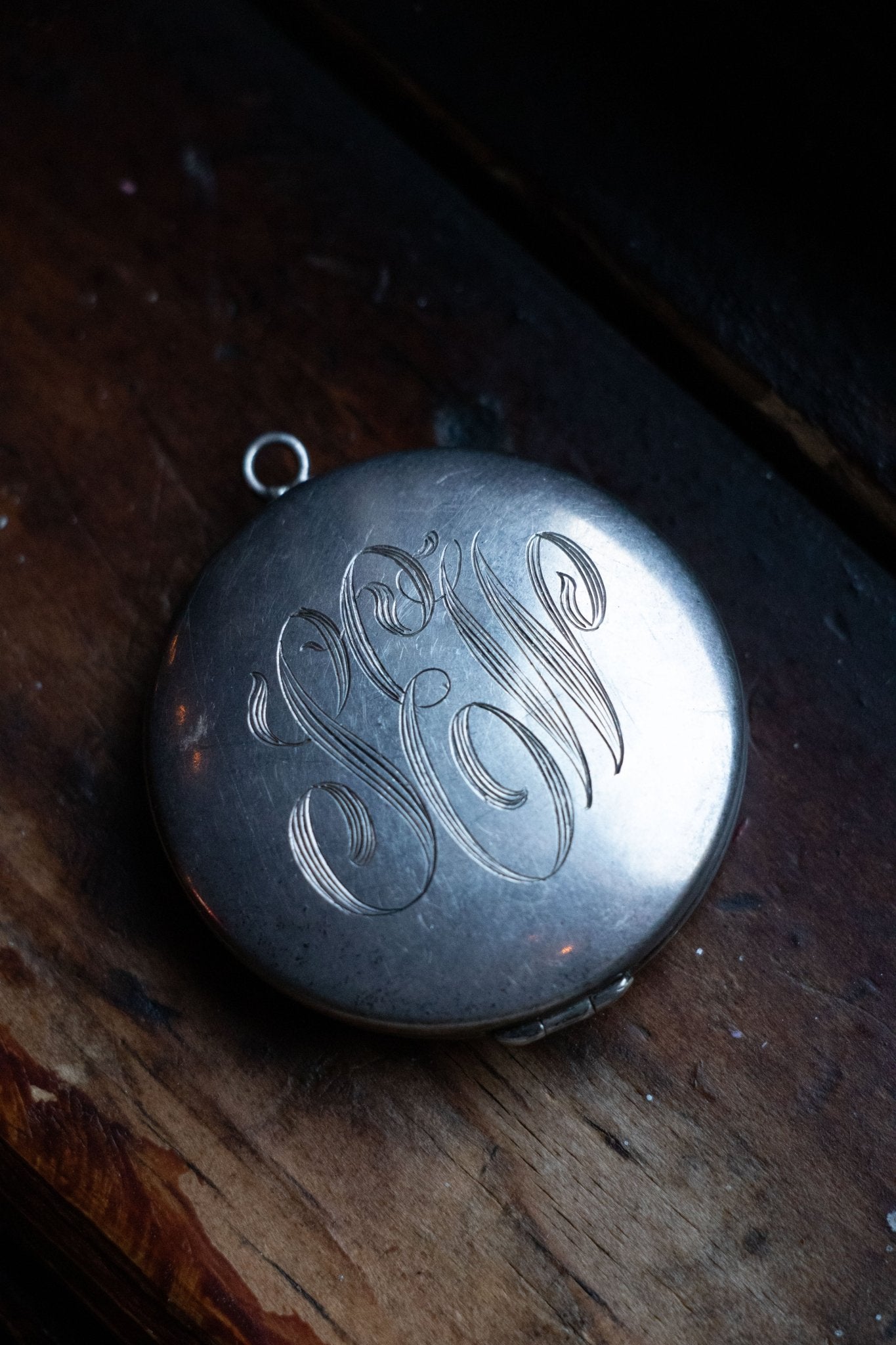 Locket - Art Deco Sterling ‘SEW’ Engraved Locket - Lettuce Goods