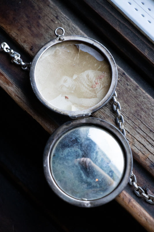 Locket - Art Deco Sterling ‘SEW’ Engraved Locket - Lettuce Goods