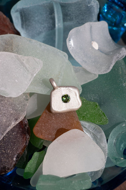 Pendant - Beach Glass Pendant | Sterling Silver & Peridot - Lettuce Goods