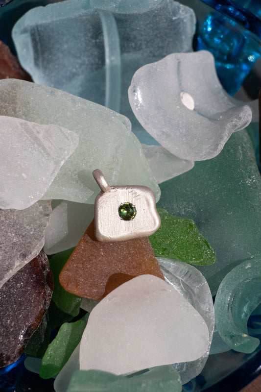 Pendant - Beach Glass Pendant | Sterling Silver & Peridot - Lettuce Goods