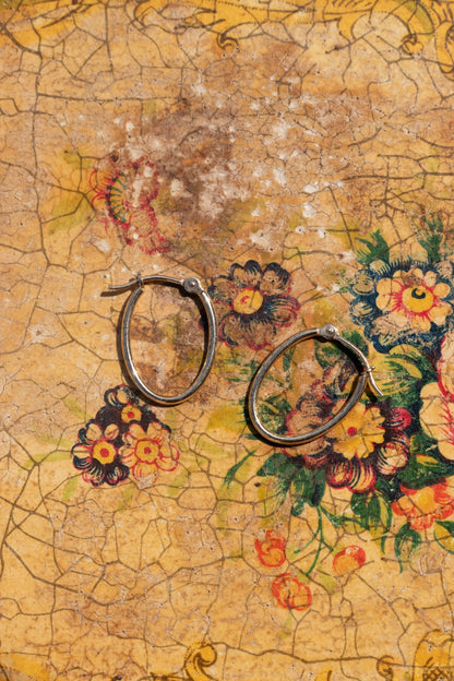 Earrings - Vintage 14k Oval Hoop Earrings - 14karatdoll