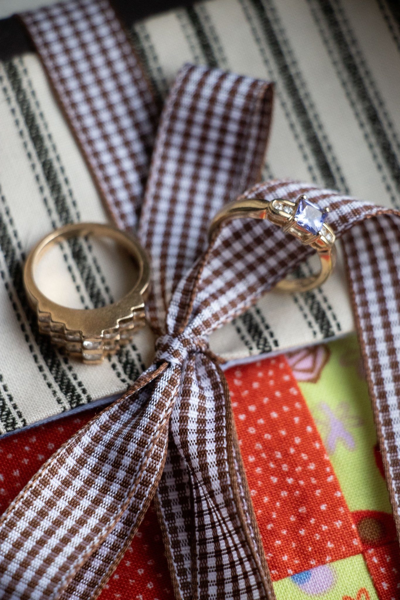 Ring - Vintage 14k Tanzanite & Diamond Ring - Lettuce Goods