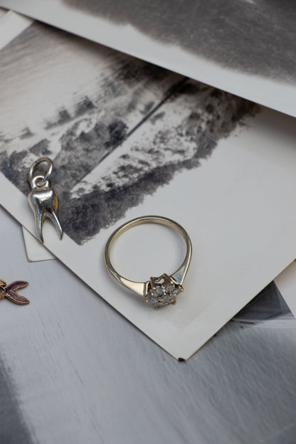 Ring - Vintage 14k Yellow Gold Diamond Flower Ring - Lettuce Goods