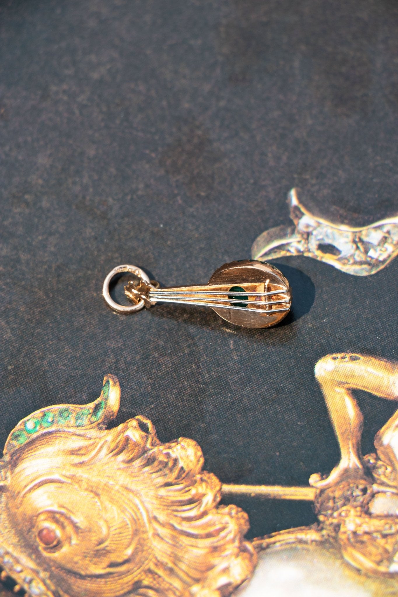 Charm - Vintage 18k Mandolin Charm - LETTUCE STUDIOS