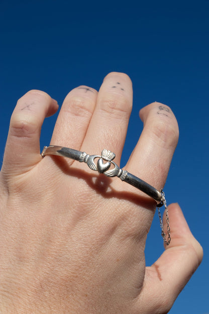 Bracelet - Vintage Sterling Claddagh Bangle Bracelet - Lettuce Goods