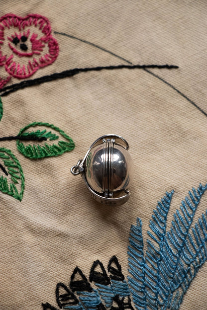 Pendant - Vintage Sterling Silver Ball Photo Locket - Lettuce Goods