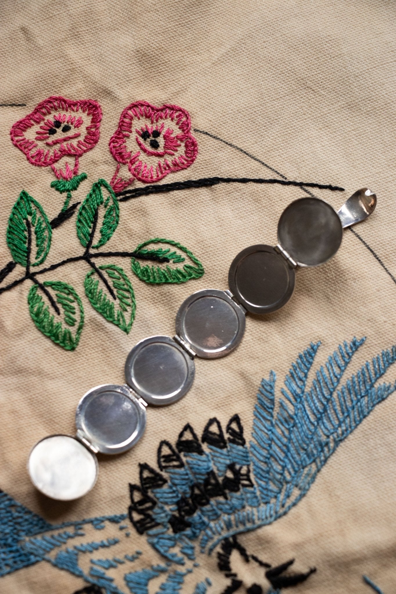 Pendant - Vintage Sterling Silver Ball Photo Locket - Lettuce Goods