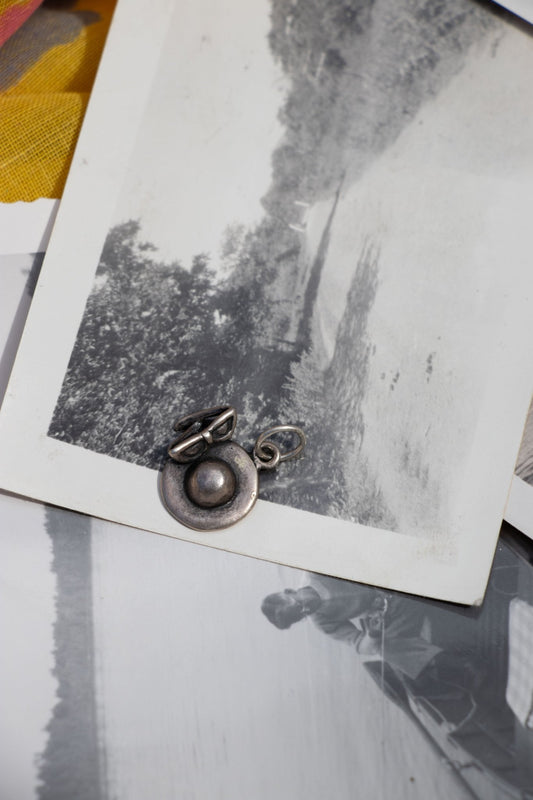 Charm - Vintage Sterling Silver Hat & Sunglasses Charm - Lettuce Goods