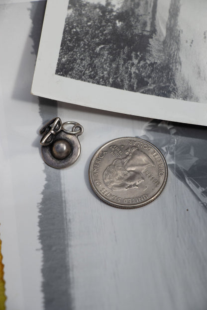 Charm - Vintage Sterling Silver Hat & Sunglasses Charm - Lettuce Goods