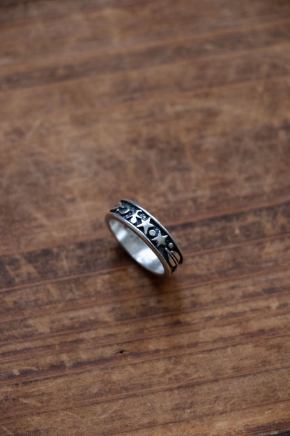 Ring - Vintage Sterling Stars & UFO Ring - Lettuce Goods